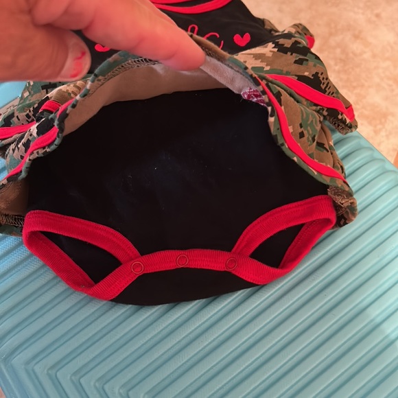 Marines tiny trooper, 3 to 6 month onesie - Picture 3 of 5